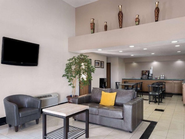 Travelodge by Wyndham Tucson AZ image 12