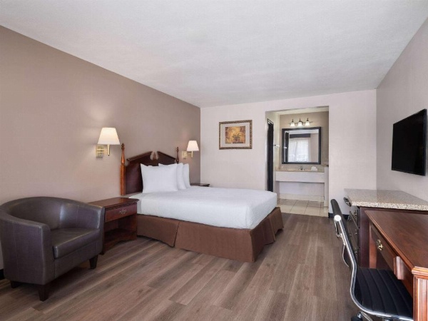 Travelodge by Wyndham Tucson AZ image 14