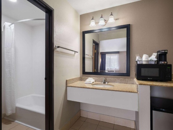 Travelodge by Wyndham Tucson AZ image 19